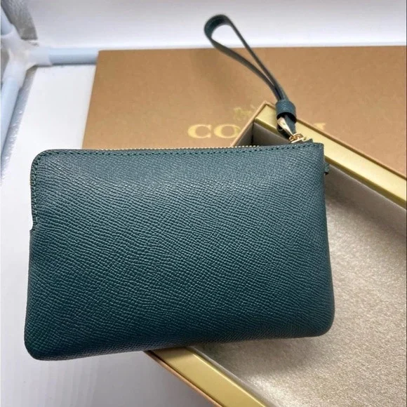 Coach Boxed Wristlet & Charms Gift Set – Perfect Holiday Gift – NWT - Picture 13 of 16